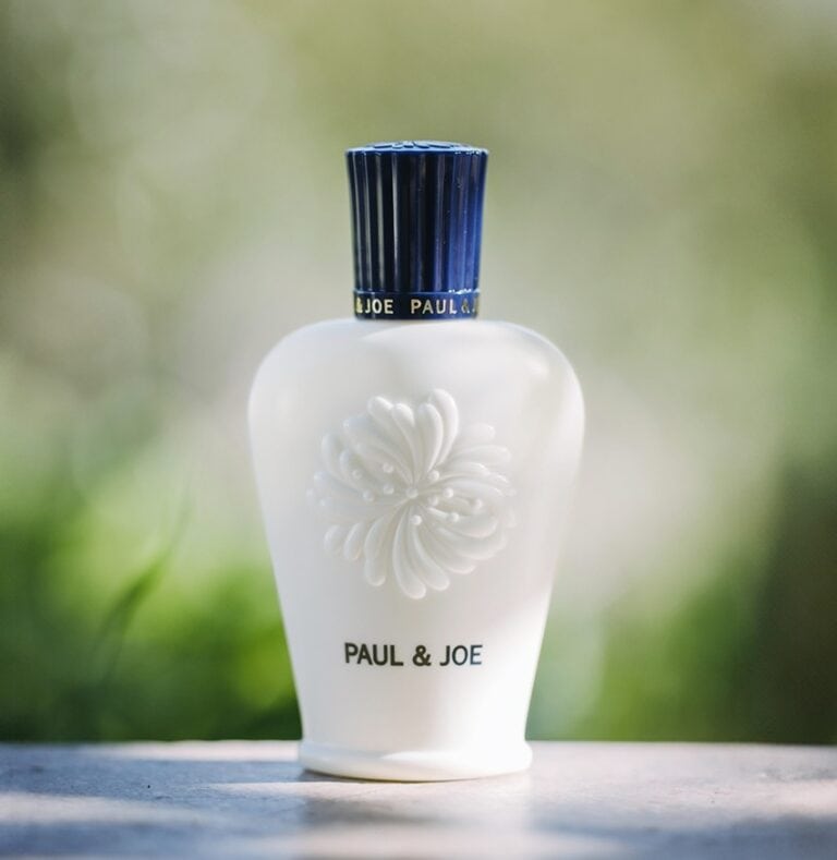 เนรมิตงานผิวสวยเป็นธรรมชาติด้วย PAUL & JOE SMOOTHING FOUNDATION PRIMER Limited Edition