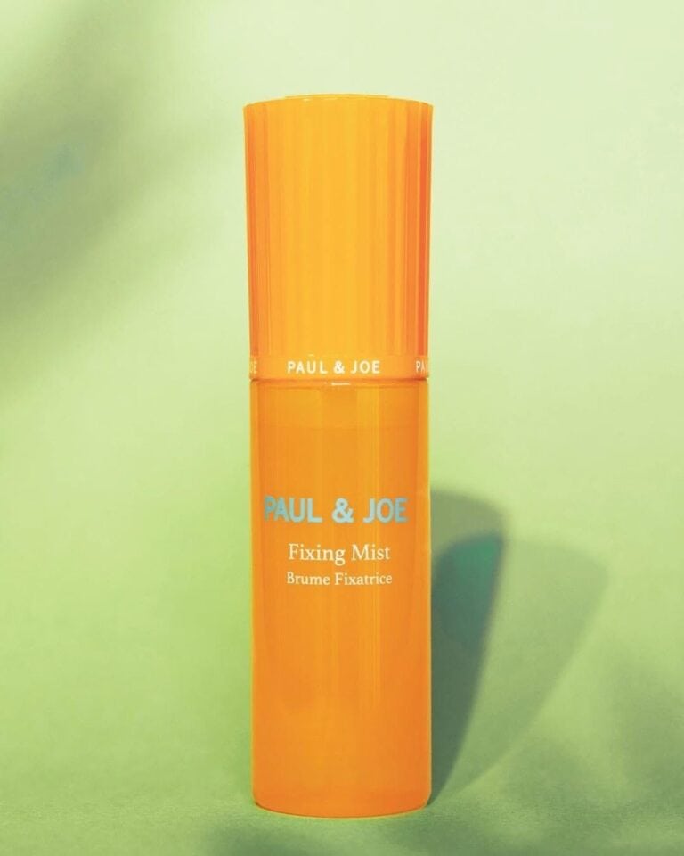 PAUL & JOE FIXING MIST สเปรย์เซ็ตเมคอัพเติมผิวฉ่ำหน้าโกลว์ สวยสดใสตลอดวัน