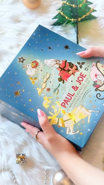 STARRY NIGHT IN PARIS  สัมผัสมนตร์เสน่ห์แห่งเทศกาลคริสต์มาสไปกับ PAUL & JOE